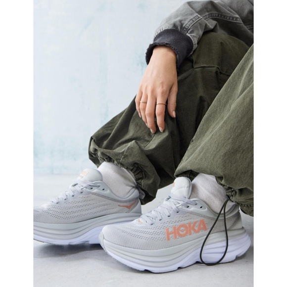 HOKA Bondi 8 White Trainers White Sneakers Size 9B - Picture 1 of 14